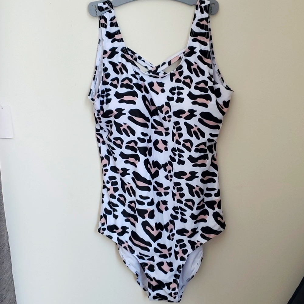 NWOT Animal Print 1-Piece Bathing Suit